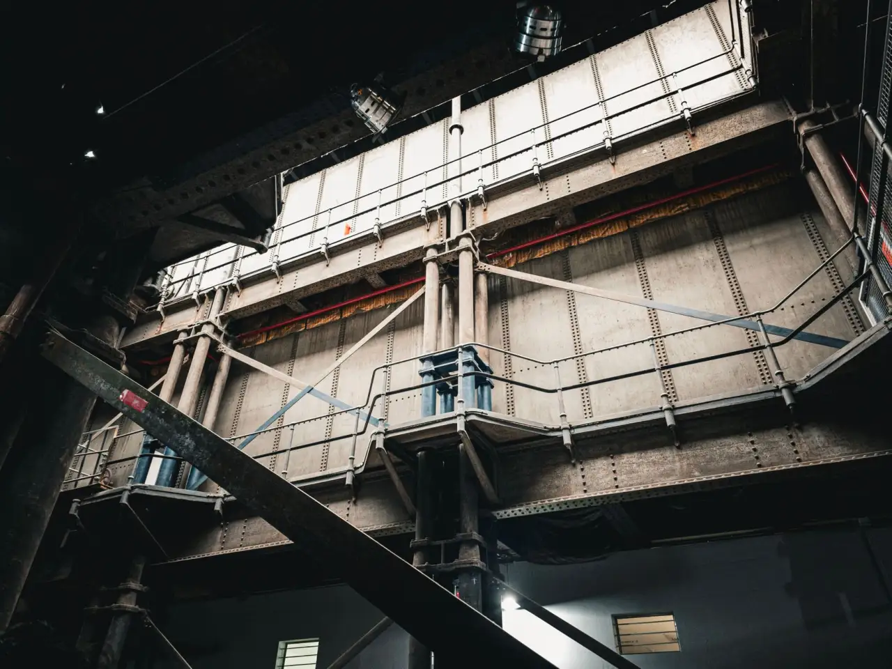 成人纸尿裤吸水性能提升技术路线与材料创新分析
